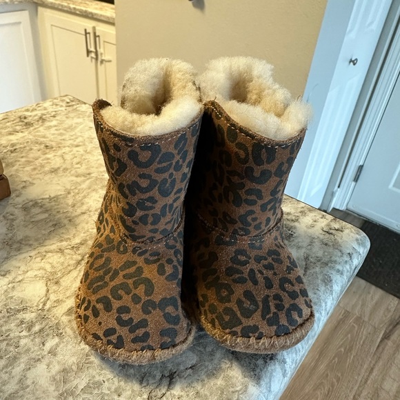 UGG Baby size 2/3 Boots Cheetah Leopard Print - Picture 7 of 8